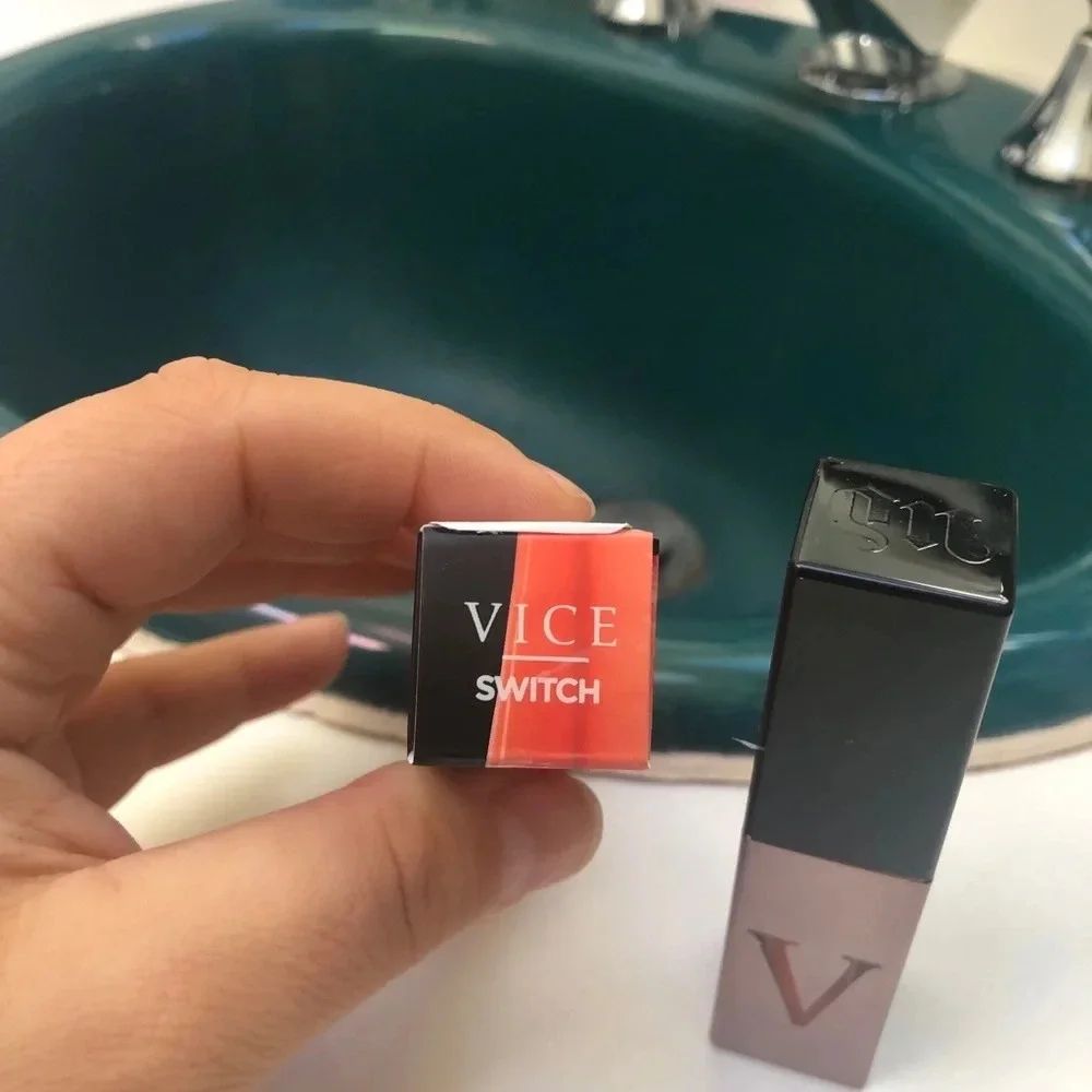 NIB URBAN DECAY LIP CHEMISTRY LIP TINT